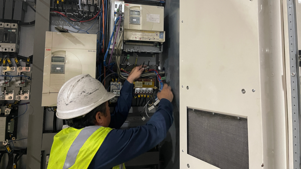 Control Concepts replaced a failing 50-amp DC drive on a corrugator rotary shear with a Nidec Mentor MP, completing the retrofit over the weekend.